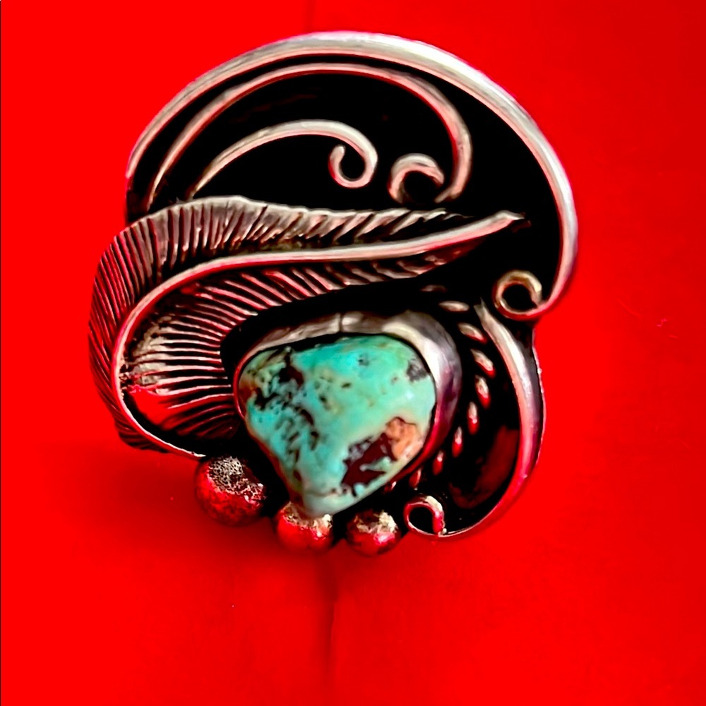 Turquoise and silver ring ￼
